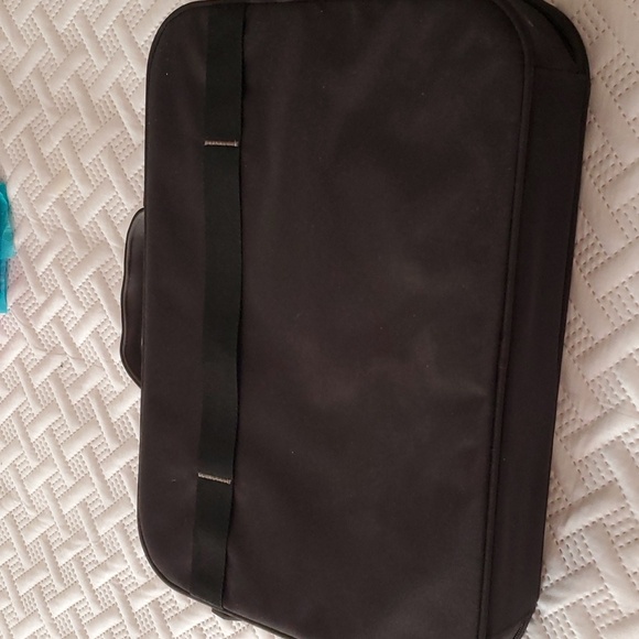 Case Logic Computer Case for 18" Laptop - Picture 4 of 6